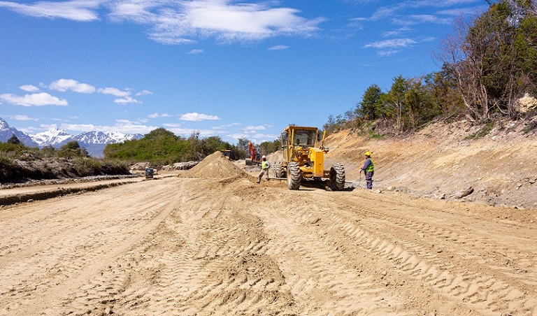 Este es un sector muy importante de la ciudad de Ushuaia, donde tenemos prevista la construccin de aproximadamente 1.400 soluciones habitacionales y en esta primera etapa est previsto dar solucin habitacional a 400 familias, indic Leticia Hernndez.