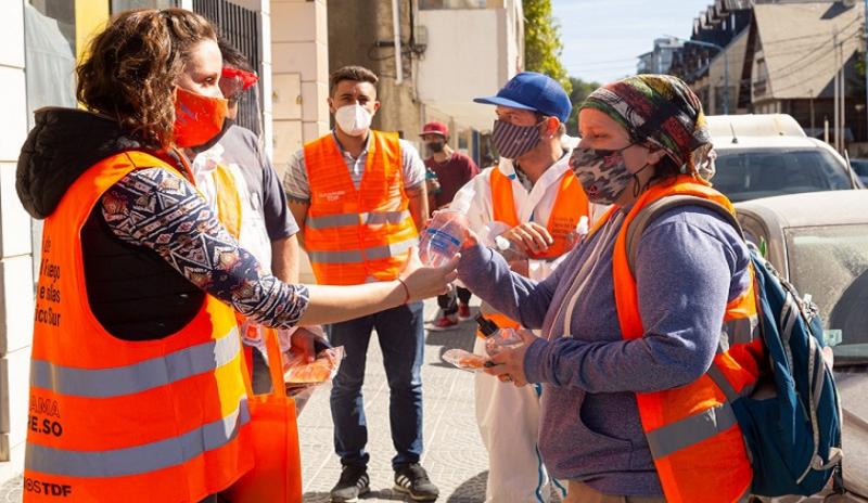Trabajamos junto al Ministerio de Salud a partir de la presencia en los barrios y se coordin realizar el test de antgeno en 5 escuelas designadas y distribuidas a lo largo y ancho de la ciudad, destac Juan Cherauk, Secretario de Promocin Territoria