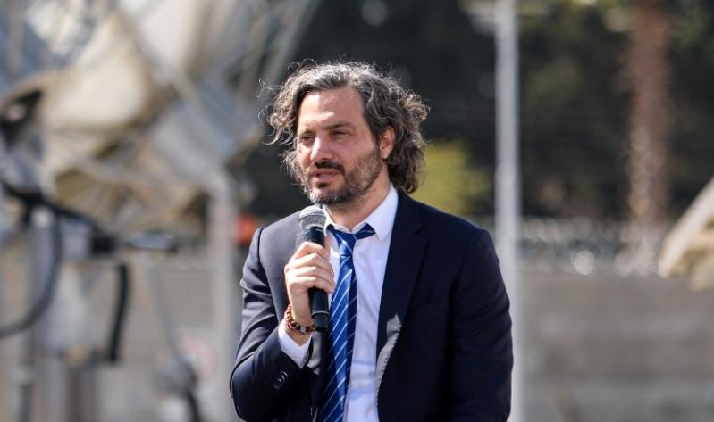 Lo que tenemos que tener los argentinos es confianza en las autoridades, en la ANMAT, en los mdicos y en todos los que los han cuidado hasta ahora. A ellos hay que consultar por la vacuna, no a los analistas geopolticos, indic el Jefe de Gabinete.