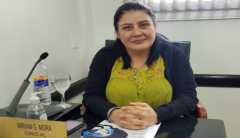 En este contexto se puede aumentar su matriz productiva con la fabricacin de los frascos o goteros, jabones, entre otros productos derivados del cannabis medicinal, indic Laly Mora y remarc, esto nos trae salud, nos trae derechos.