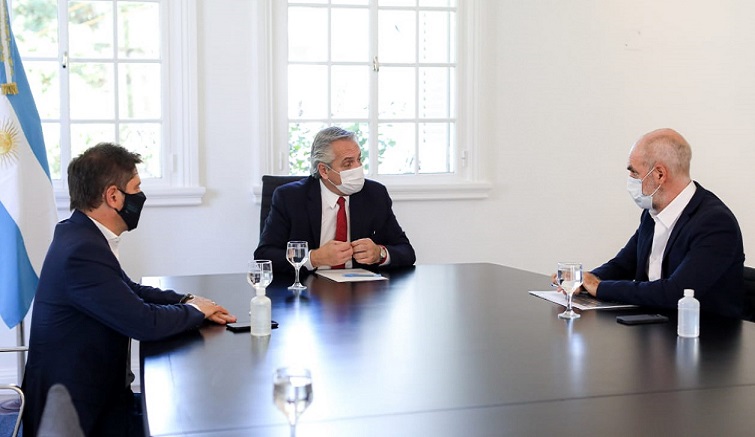 Durante la reunin acordaron adems en mantener desde la semana prxima reuniones peridicas para ir evaluando la situacin sanitaria y los partes diarios de casos producto del COVID-19.