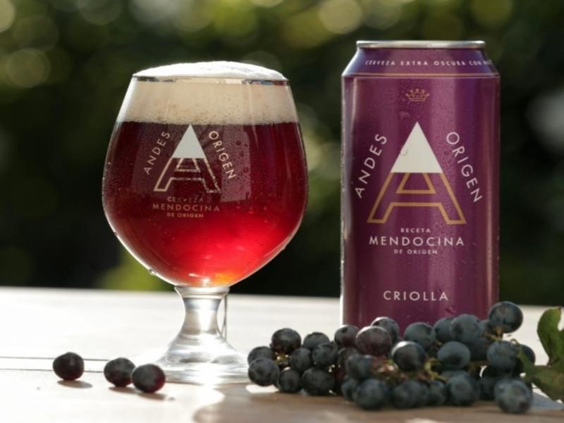 Se trata de una edicin limitada que una importante cervecera elabor junto a Alejandro Vigil. Rinde honor a la vendimia mendocina.