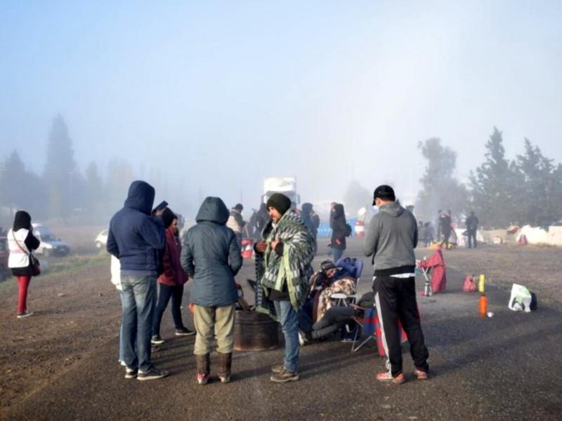 En horas del medioda de este viernes, los grupos anti mineros resolvieron el corte total sobre la ruta nacional N 3, en el acceso norte a la ciudad de Trelew.  