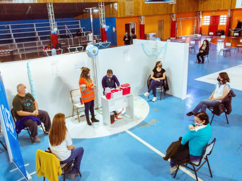 En el Gimnasio Muriel en Ro Grande haba 6 boxes con capacidad para 5 personas cada uno. Ya se sumaron 2 boxes ms y a partir del lunes se habilitarn otros 2, haciendo un total de 10, y con capacidad para 6 personas en simultneo, destac Javier Barri