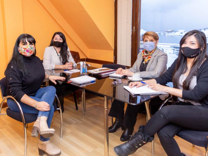 En la reunin, se apuntaron los temas en que hay que trabajar y profundizar a futuro, en pos de garantizar los derechos de gnero, las infancias, y de las familias fueguinas.