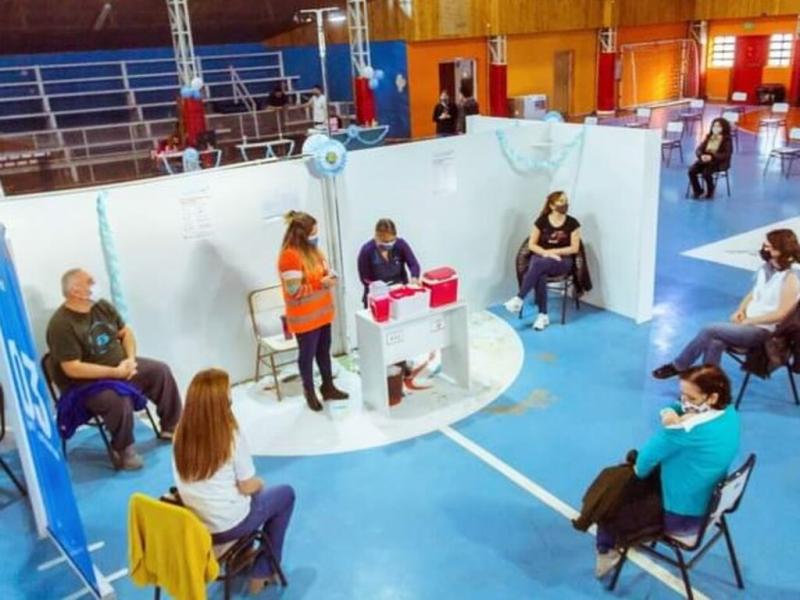 Ya hemos superado las 59 mil dosis aplicadas, con ms de 45 mil primeras dosis y ms de 14 mil segundas dosis. En el transcurso de los prximos das estos nmeros se van a ir incrementando de manera acelerada, resalt Javier Barrios.