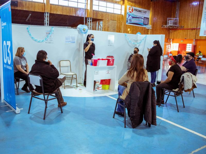 Este lunes arribarn al pas nuevas dosis, y posteriormente a la provincia, lo cual nos permitir ir avanzando en otorgar nuevos turnos, destac la Ministra de Salud de Tierra del Fuego, Judit Di Giglio. 