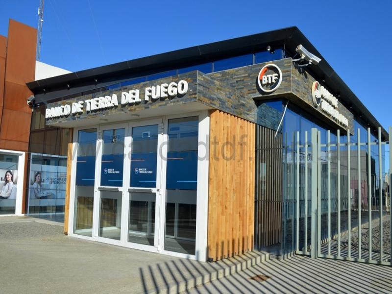 La nueva lnea de crdito se comercializa exclusivamente para Tierra del Fuego en las sucursales del Banco de Tierra del Fuego por lo que los interesados deben gestionar su turno de atencin previamente. 