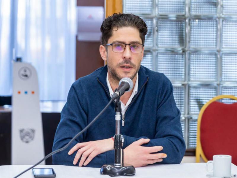 El Dr. Eduardo Serra, responsable de CUCAI Tierra del Fuego, disert acerca de los alcances del proyecto y apoy la iniciativa legislativa.