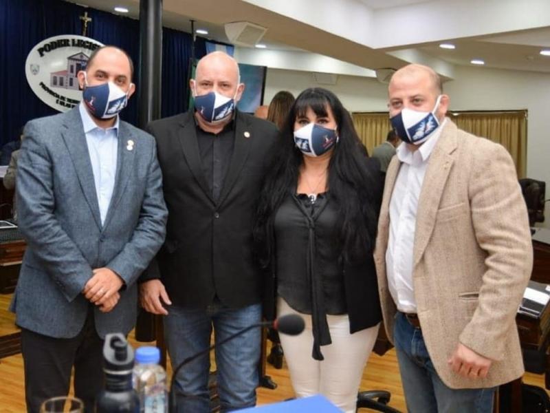 La Municipalidad de Ushuaia tiene un retraso sustancial en cuanto a la informacin de las finanzas pblicas; en el caso de Ro Grande, la ltima informacin pblica es del perodo de cuando el actual Gobernador era Intendente, remarc Mnica Acosta.