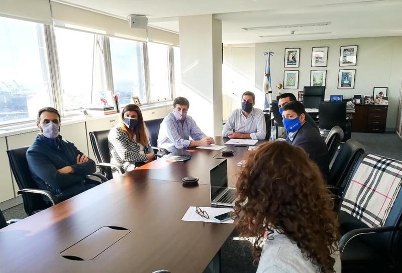 El Gobierno nacional finalmente aprob los protocolos sanitarios que permitirn el arribo al Puerto de Ushuaia de cruceros a partir del mes de octubre, lo que representa un gran incentivo para la recuperacin de la actividad turstica.
