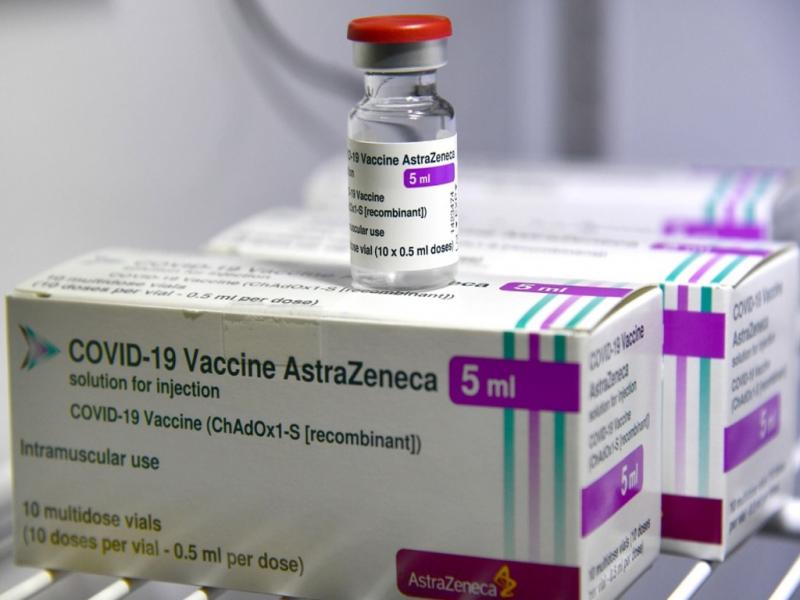 Segn al criterio dispuesto por el Ministerio de Salud de la Nacin, en base a la cantidad de poblacin de cada distrito, Tierra del Fuego recibir 3.000 dosis de la vacuna Sinopharm y 2.700 dosis de AstraZeneca. 