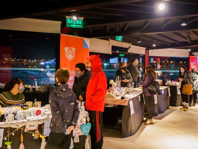 Emprender TDF fue una excelente iniciativa donde se logr movilizar la economa local. Pronto realizaremos una nueva edicin, contando con nuevos y nuevas convocadas, indic Cecilia Rojo, Secretaria de Economa Popular. 