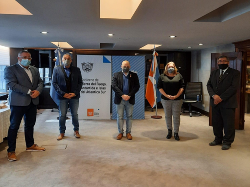 De la reunin de Comisin se desprendi que la prxima sesin se realizar el da 16 de agosto en la Legislatura de Tierra del Fuego, y contar con la presencia de todos los representantes patagnicos. 