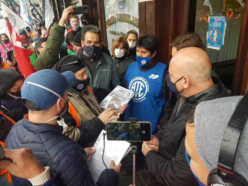 El proyecto lo abordaremos cuando tome estado parlamentario, y por la situacin de la Obra Social posiblemente el jueves armemos una reunin de la Comisin N 5, con representantes gremiales, indic Daniel Rivarola.