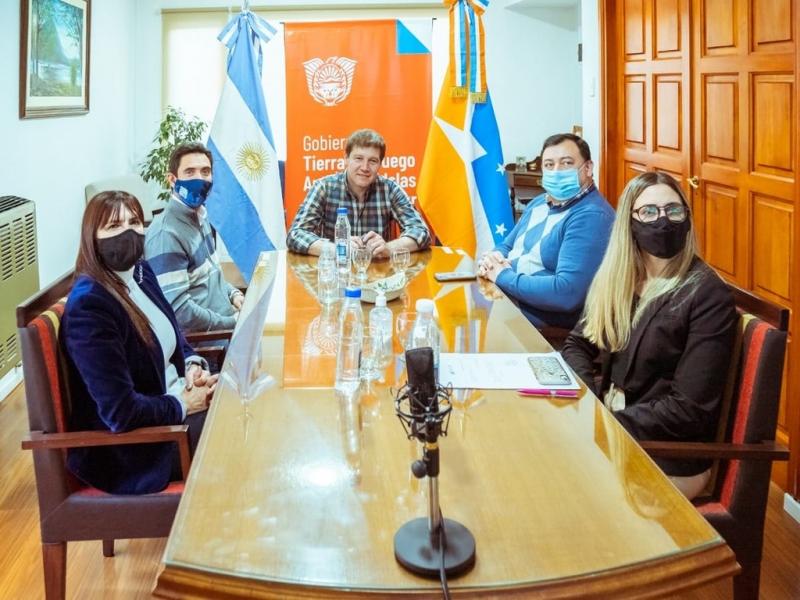 Tenemos que estar orgullosos del sistema de salud que tenemos y de los Agentes de salud pblica que tiene la provincia, resalt Gustavo Melella. 