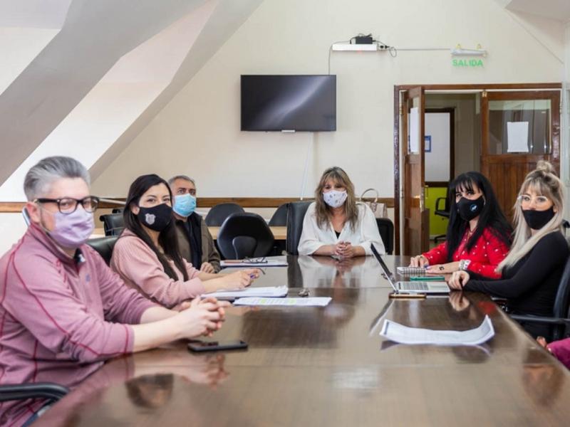 Los trabajadores del Sindicato de Obreros y Empleados Municipales (SOEM) dieron cuenta sobre cul es la mirada que tiene el sector de los trabajadores con relacin a la defensa de la Obra Social, coment Mnica Acosta. 