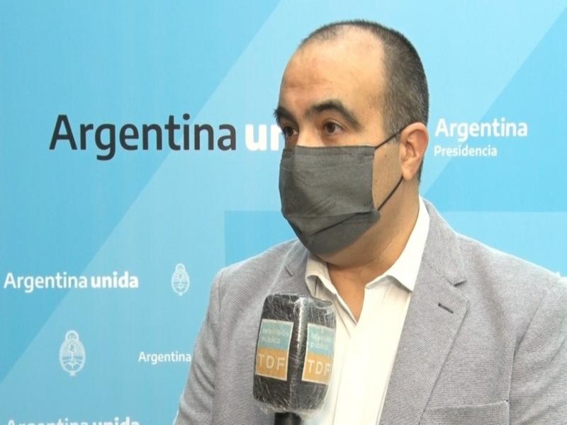 Lo ms importante es que la ley se propone a 20 aos, eso le da previsibilidad a las grandes inversiones que se tienen que hacer en Tierra Del Fuego, en la industrializacin del gas in situ, coment Alejandro Aguirre.  