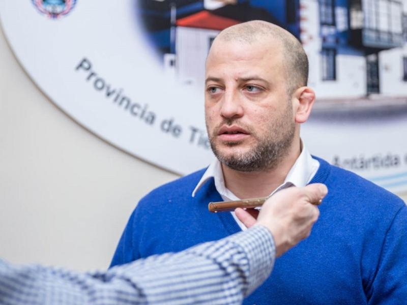 El Legislador Emmanuel Trentino resalt el abordaje de muchos asuntos que involucran el medio ambiente, lo que tiene que ver con el uso racional del papel virgen y del plstico de un solo uso.