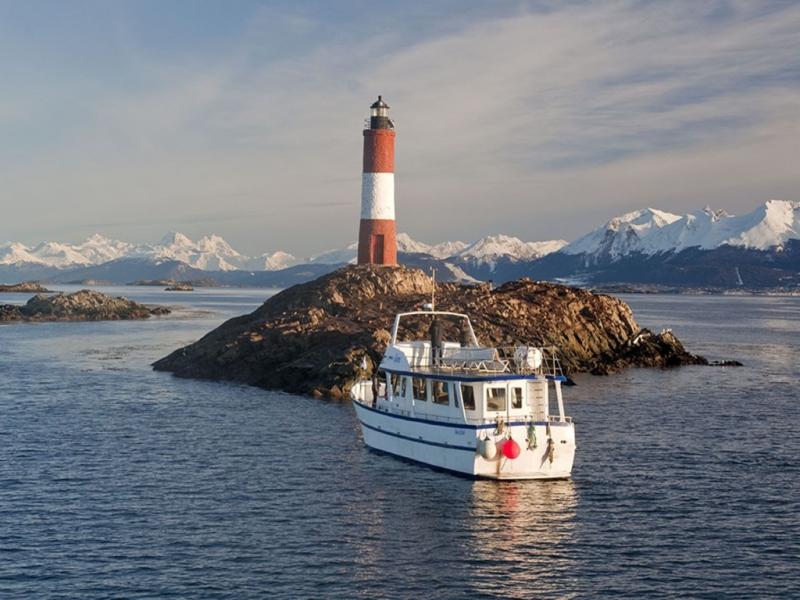 Continuamos gestionando ante la Nacin para recuperar nuestra provincia, nuestros puestos de trabajo, y posicionar nuestro destino y que sigan siendo uno de los destinos ms elegidos por los viajeros, coment Dante Querciali. 