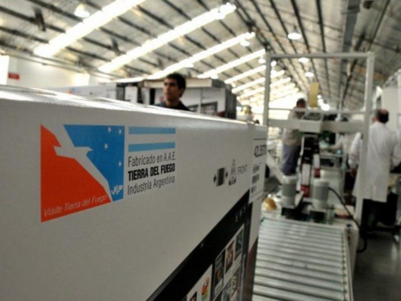 Cumplido ese plazo, el beneficio podr renovarse por otros quince aos. El decreto 727/21 autoriza hasta el 31 de diciembre de 2023 la presentacin de nuevos proyectos industriales.