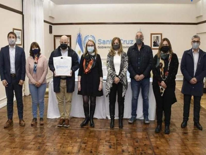 El mircoles 27 se llevar a cabo la Sesin de Clausura, donde se considerarn los proyectos y hablaran el Vicegobernador de Santa Cruz, Eugenio Quiroga, y el Presidente del Parlamento Patagnico, Emmanuel Trentino.