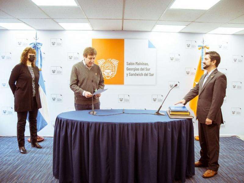 Continuaremos plasmando la visin estratgica que tiene el Gobernador para la provincia, desde nuestra rea que est vinculada con la orientacin del gasto pblico, dijo Federico Zapata.