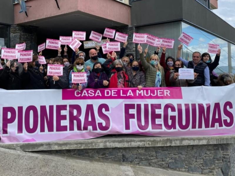 El Concejo Deliberante de Ushuaia tom intervencin en la ratificacin del nombre de la Casa de la Mujer, tras una flagrante violacin del Ejecutivo Municipal al artculo 125 de la Carta Orgnica Municipal. 