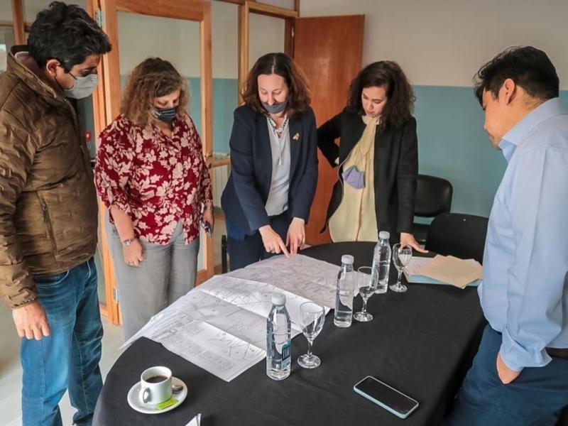 Es fundamental seguir apoyando instituciones con vistas al desarrollo de las actividades productivas, al uso sostenible del bosque, a un aprovechamiento integral con proyeccin en el Corazn de la Isla, resalt la Municipalidad de Tolhuin.