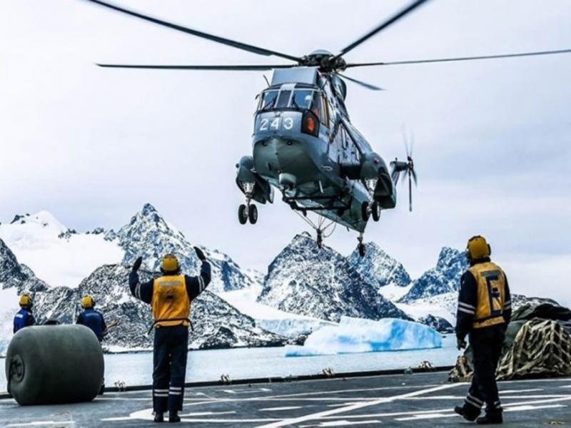 Este ao vamos a disponer de tres aviones Hrcules C-130 para el puente areo con Base Marambio y los helicpteros Bell que se van a desplegar durante el verano, coment el Comandante Conjunto Antrtico, Edgar Calandn. 