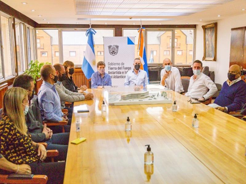 En medio de este contexto que venimos pasando, donde estamos saliendo de la pandemia, esta inversin es un paso ms hacia esa reconstruccin que queremos y por la que estamos trabajando, resalt Gustavo Melella. 