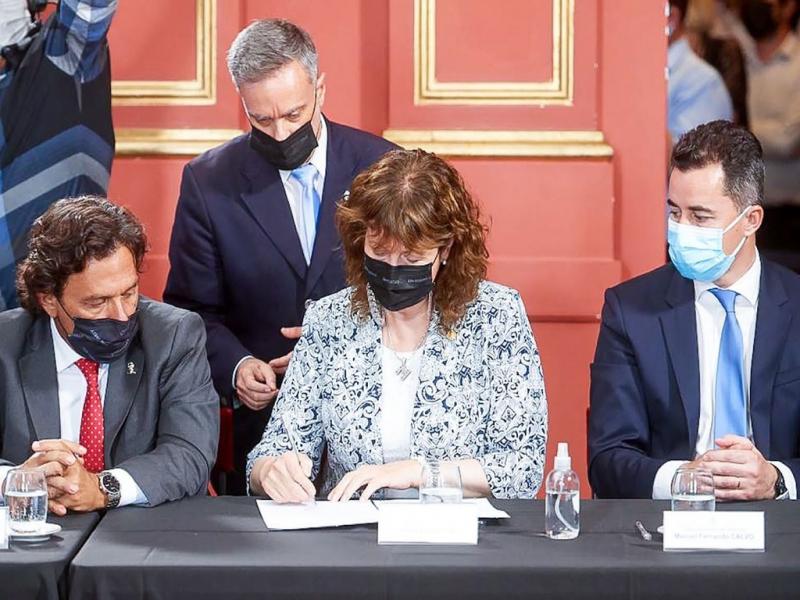 Esta herramienta no significa bajo ningn aspecto la creacin de nuevos impuestos ni un aumento a los existentes. Nuestra provincia cumple con todos los lmites mximos de alcuotas que se estn fijando, indic Mnica Urquiza.