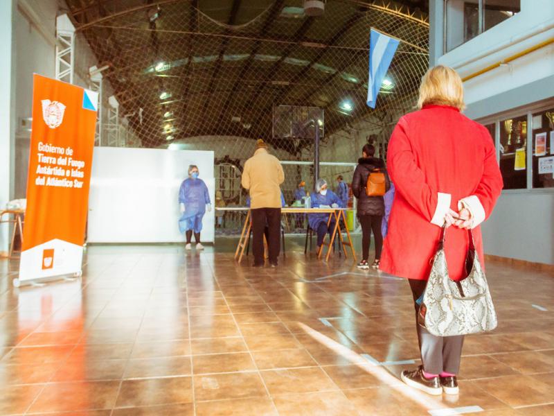 Las autoridades sanitarias destacaron la importancia del testeo y, por ese motivo, ampliaron la oferta de das y horarios para que la comunidad pueda acceder al diagnstico de manera rpida. 