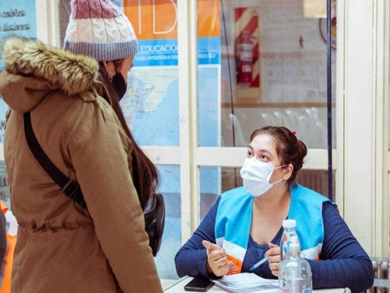 Se recuerda concurrir a los lugares de vacunacin con tapabocas, DNI y libreta de vacunacin si dispone de ella. Por consultas sobre vacunacin escribir a vacunacioncovid.tdf@gmail.com.