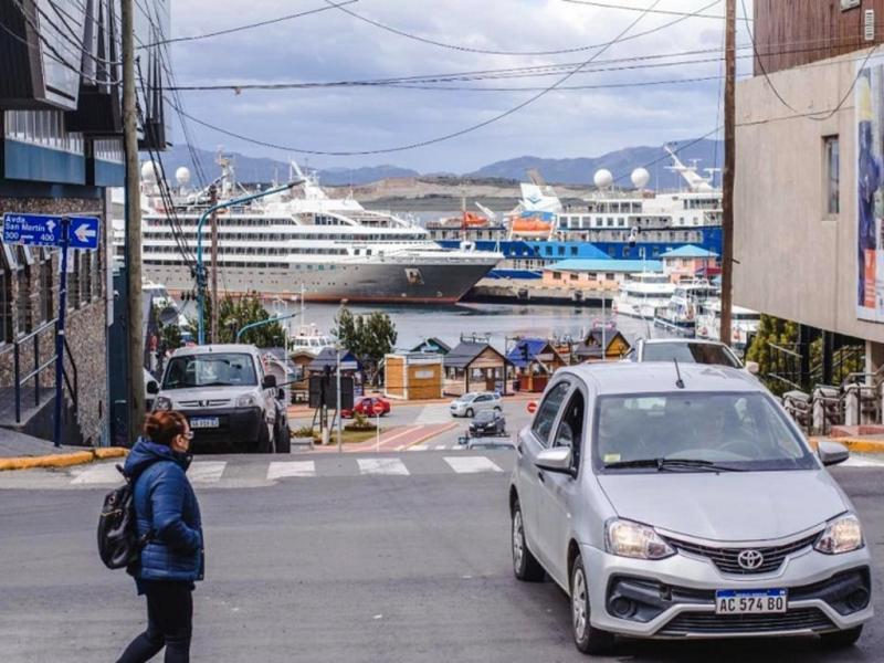 Con un intenso y gil trabajo, la Municipalidad termin con los trabajos de repavimentacin de la calle San Martn de Ushuaia.