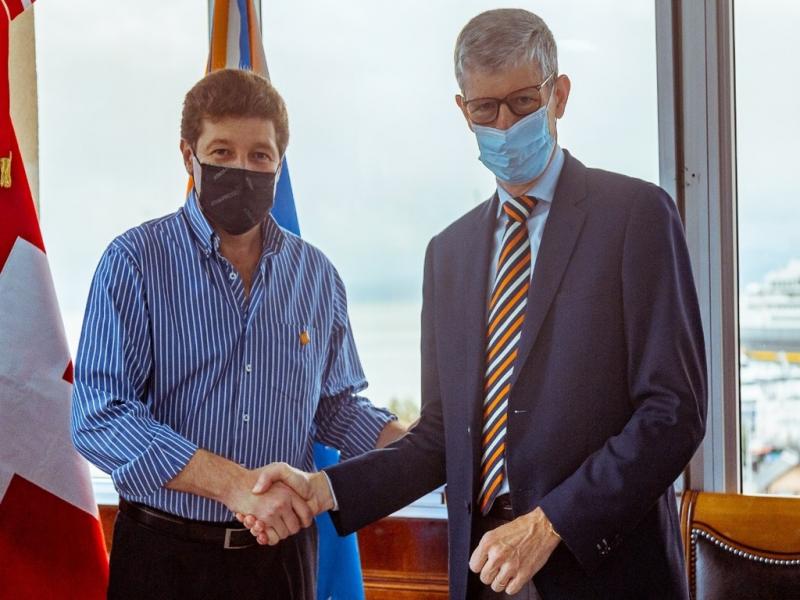 Suiza tiene una presencia econmica muy importante en Argentina donde, segn el BCRA, somos el sptimo pas inversor, con 80 empresas suizas que estn invirtiendo en Argentina, indic Heinrich Schellenberg. 