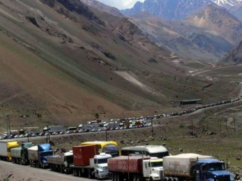 Desde el Gobierno chileno sealaron que, para aquellos transportistas que no cuenten con PCR negativo en laboratorio certificado con las caractersticas que se detallaron anteriormente, se realizar testeo obligatorio con antgeno.
