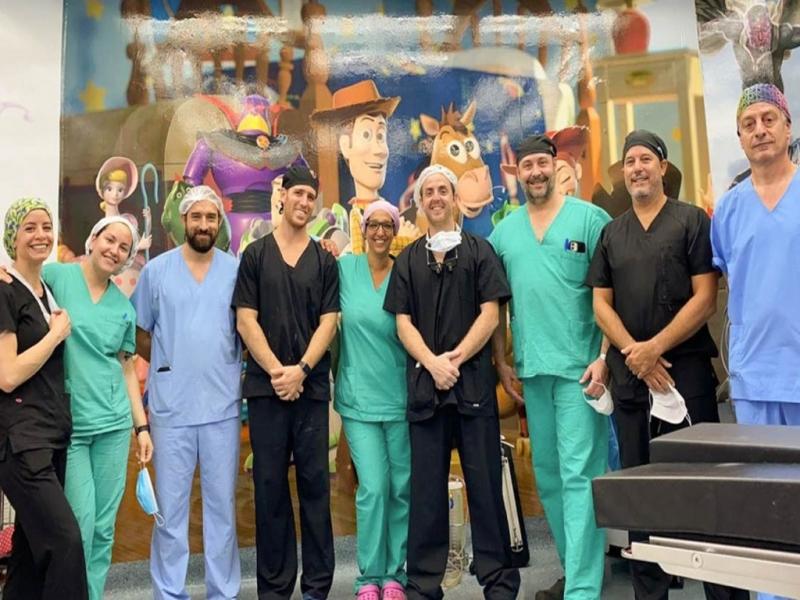 La intervencin fue realizada por el Dr. Pablo Rotella, Cirujano especialista en Manos y Nervios Perifricos junto a un equipo de Profesionales del Hospital Regional Ushuaia. 