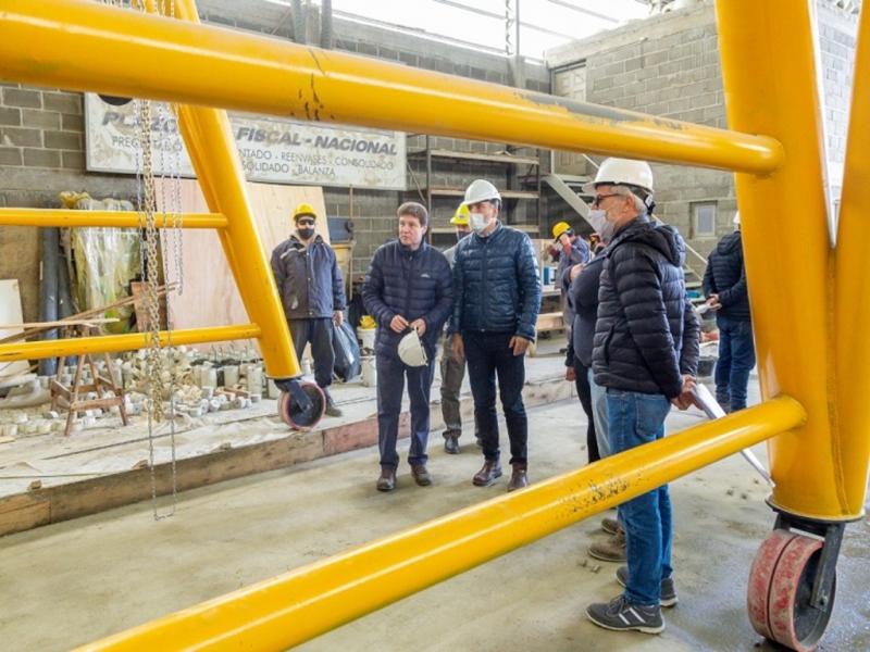 Tras la recorrida por los talleres de la empresa ngel Masciotra S.A., Melella remarc, el trabajo local generado por la obra de ampliacin del Puerto, es apenas un reflejo de lo que se viene a futuro.