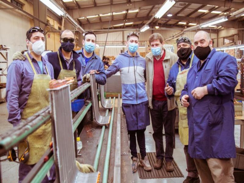 Ahora se comenzar a realizar en la provincia aires acondicionados, fabricado con productos nacionales, suplantando as los productos del exterior, y este es otro gran paso, destac Gustavo Melella. 