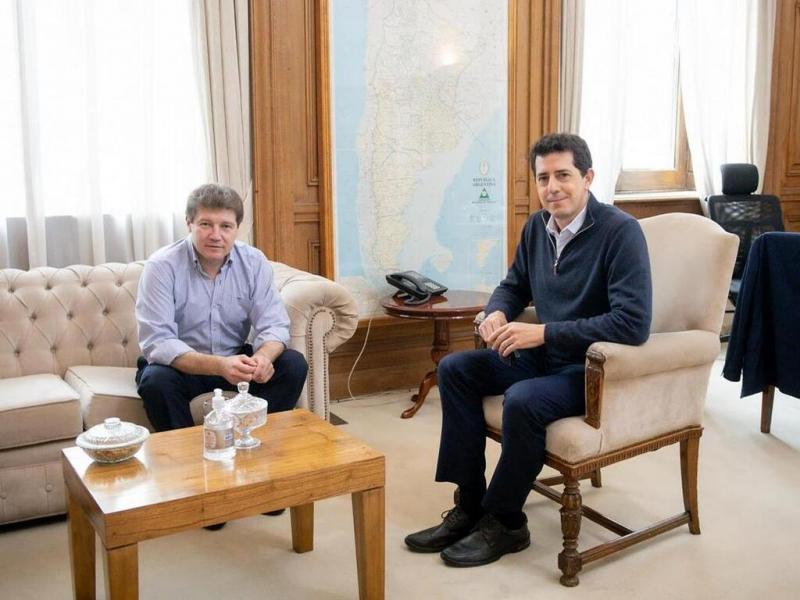 La situacin nacional y los eventos que se estarn realizando en la provincia conmemorando la Gesta de Malvinas fueron adems parte de la agenda que desarrollaron el Gobernador y el Ministro del Interior. 