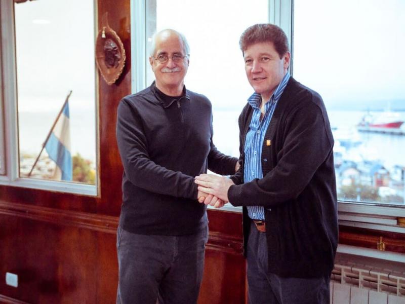 En este siglo, una parte importante de la perspectiva de desarrollo y del cuidado del inters nacional argentino, va a ser mirando al sur, mirando el Atlntico Sur, mirando las islas, mirando la Antrtida y pensando en la Nacin Bicontinental, dijo Taia