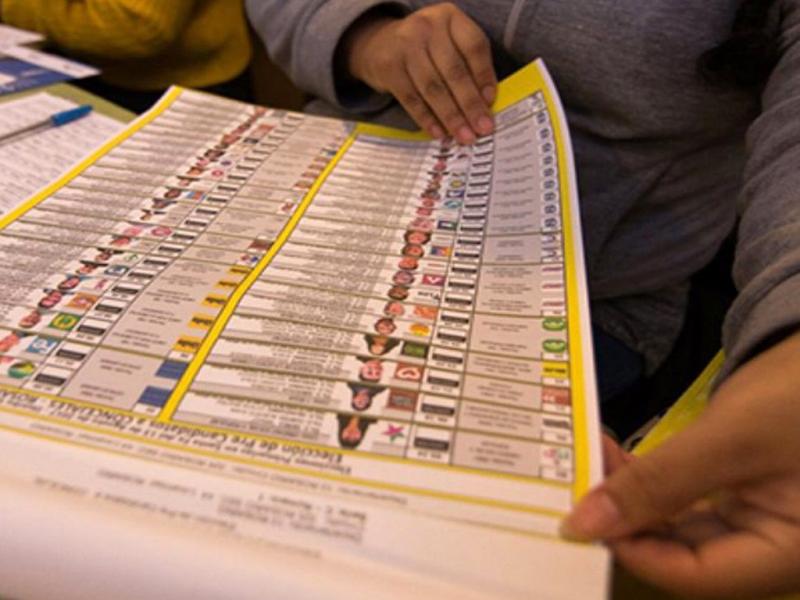La oposicin en la Cmara de Diputados logr este martes firmar dictamen de mayora para el proyecto que habilita el uso de la Boleta nica de papel en las prximas elecciones nacionales.