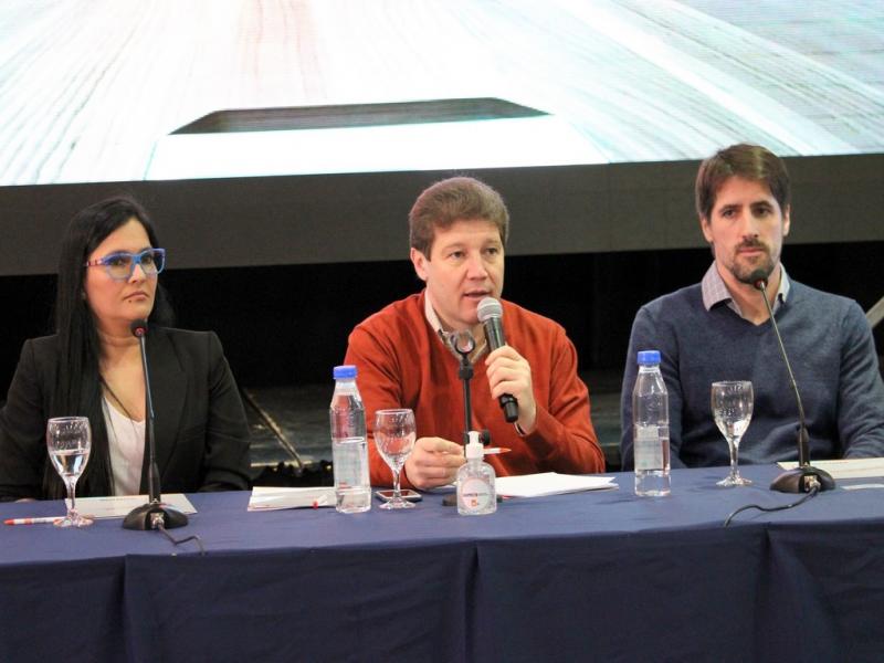 Se va a dotar de recursos para hacer frente a las deudas que tenemos con los prestadores y, en conjunto con el fortalecimiento de los haberes, vamos a tener una Obra Social sustentable y sostenida en el tiempo, desatac Olgiatti. 