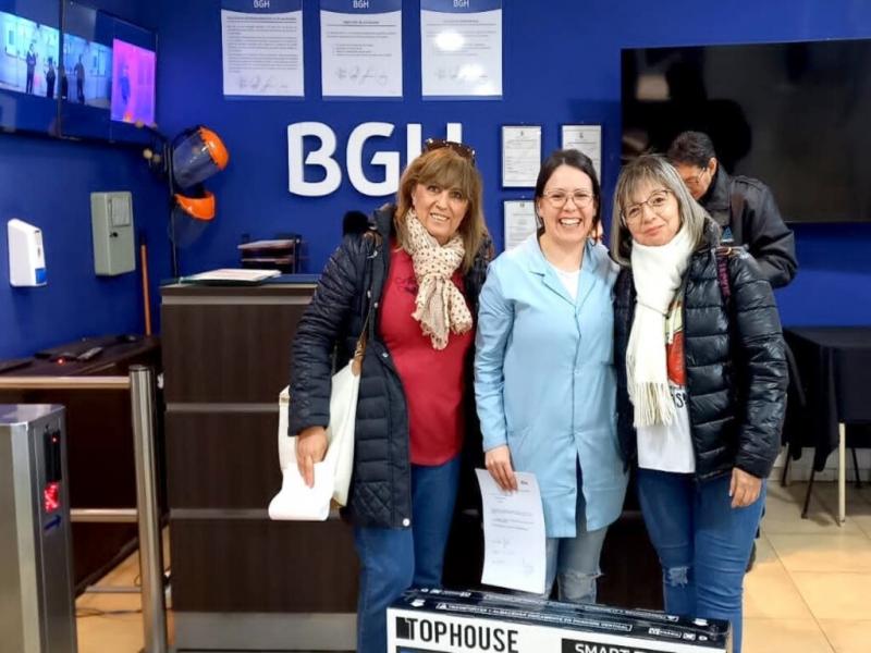 A travs de esta pantalla se difundir de qu se trata este proyecto de recuperacin de todo el material donado por nuestros vecinos, fbricas, empresas, comercios, ONG`s, indicaron las Mujeres Voluntarias de Fundacin Garrahan.