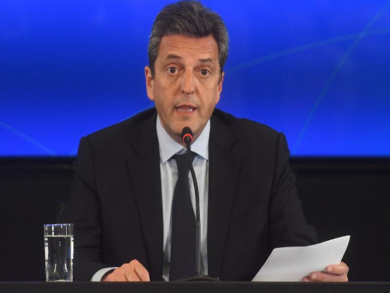 Vamos a denunciar en la justicia argentina y la unidad antilavado de Estados Unidos casos de subfacturacin de exportaciones y sobrefacturacin de importaciones, sostuvo Sergio Massa.