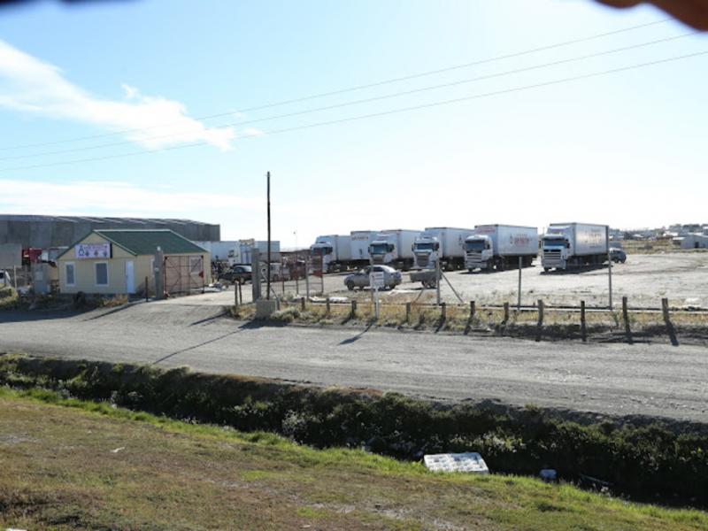 El entubado tendr tres mil metros, desde la calle Echelaine hasta la calle Cabo Domingo, contempla el saneamiento ambiental, y resolver los inconvenientes por inundaciones de calles en el barrio Malvinas Argentinas y alrededores.