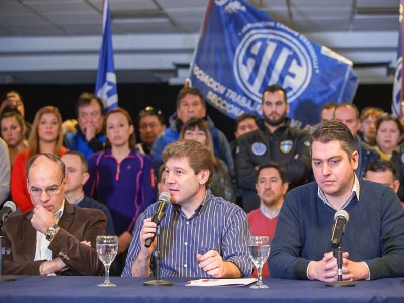 Vamos a hacer de nuestra parte lo que corresponde para sostener la paz social y construir una democracia ms fuerte, seal el Intendente de Ro Grande, Martn Prez.