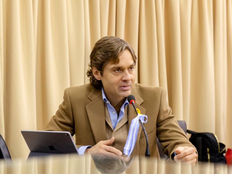 La ley manda a la autoridad de aplicacin, entre otras cuestiones, a crear un registro nico de establecimientos sanitarios pblicos y privados especializados en el tratamiento del ACV y tambin de pacientes vctimas de dicha enfermedad.