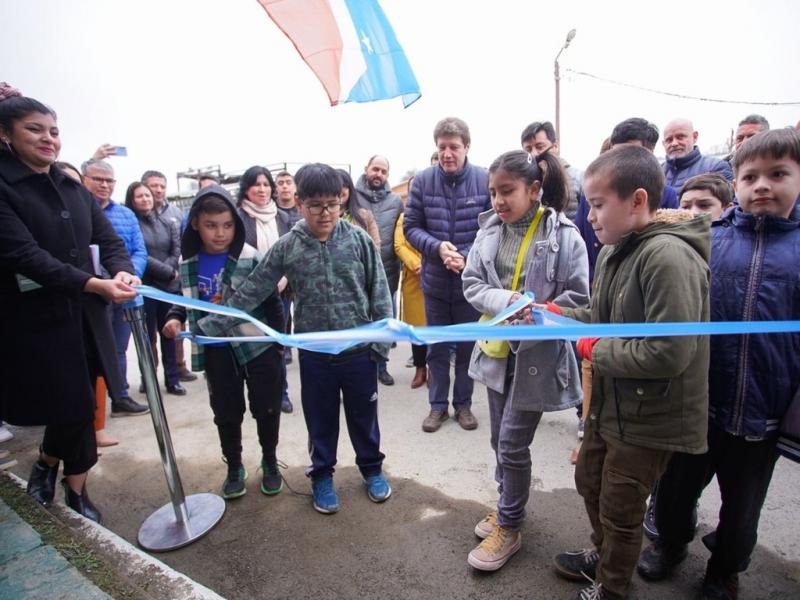 La inauguracin de este Polo es dar a los vecinos y vecinas de Tolhuin la posibilidad de empezar a hacer sus primeras herramientas en lo referido a la industria del conocimiento, refiri Gustavo Melella.